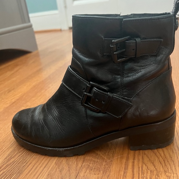 Michael Kors Jet Set Boots - Picture 1 of 3